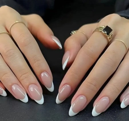 ALMOND CHIC